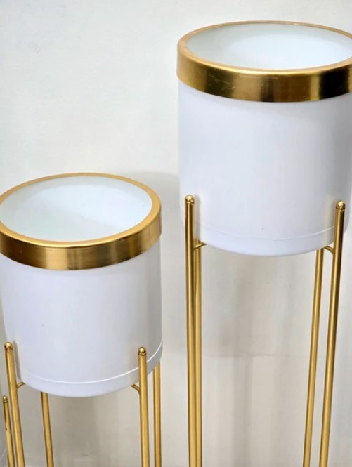 Vase and stand set in 3 sizes