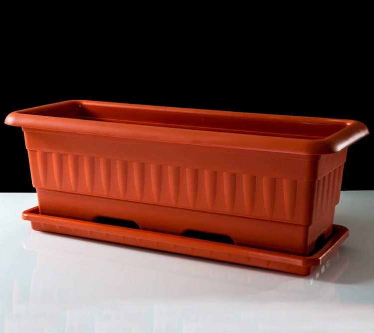 Rectangular plastic pot