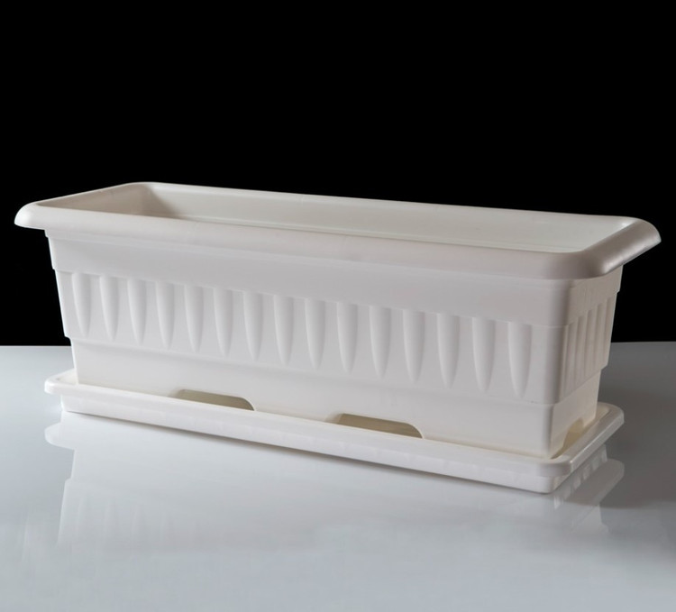 Rectangular plastic pot