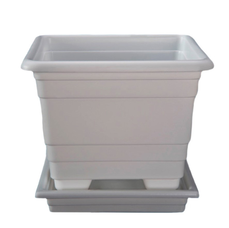 Square plastic pot