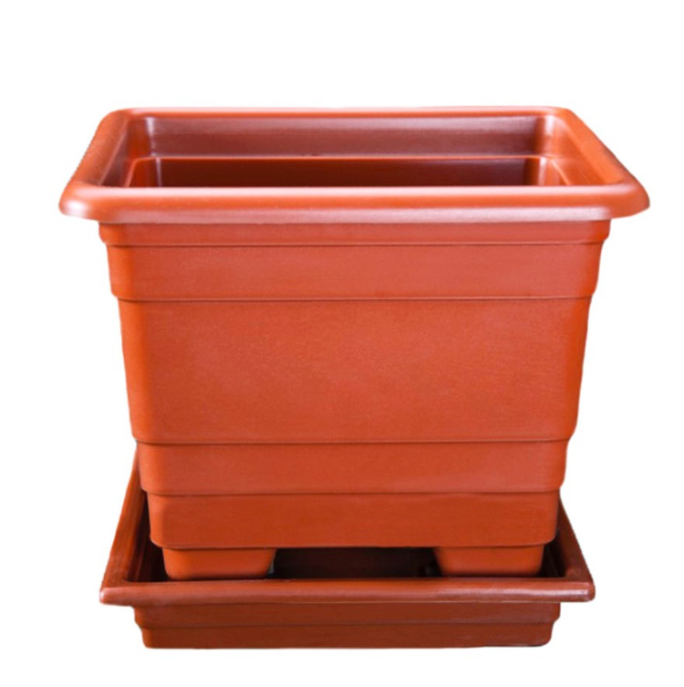 Square plastic pot